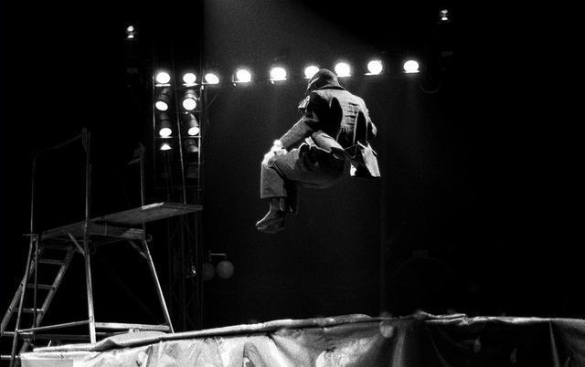 梅西:宣布與馬戲團(tuán)合作,2019年舉辦演出,球迷:表演帶球過獅子